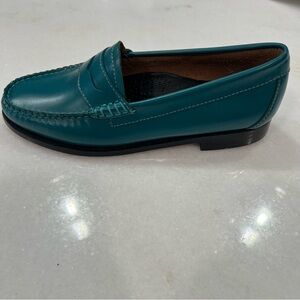 NWOT. GH Bass Women’s Deep Aqua Whitney Candy Weejun. Size 6